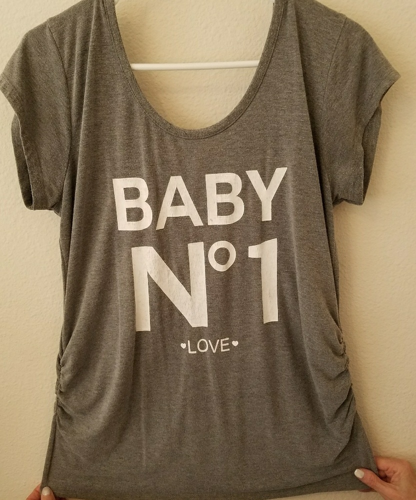 Short sleeve maternity top